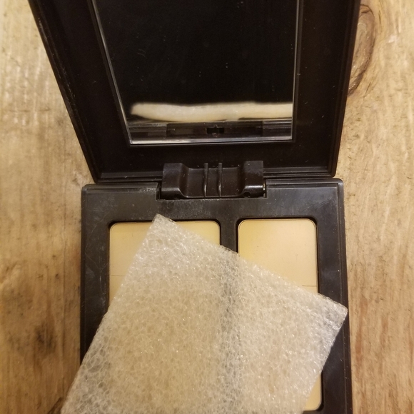 Concealer - Picture 2 of 2